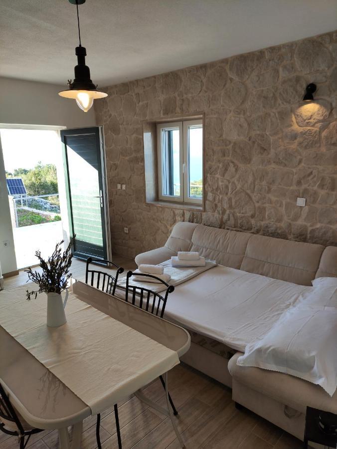 Secluded Holiday Home Heritage Postira Bagian luar foto