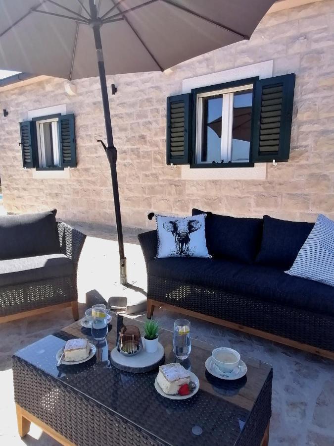 Secluded Holiday Home Heritage Postira Bagian luar foto