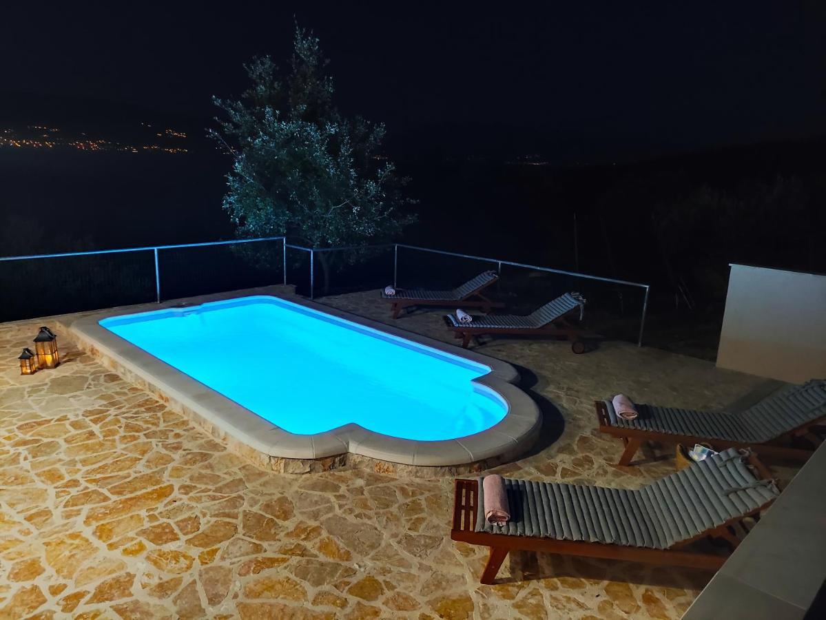 Secluded Holiday Home Heritage Postira Bagian luar foto