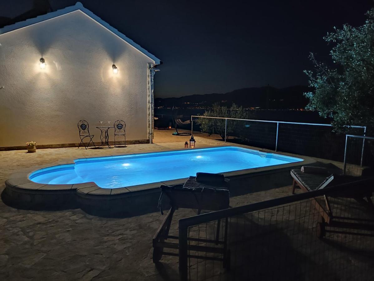 Secluded Holiday Home Heritage Postira Bagian luar foto