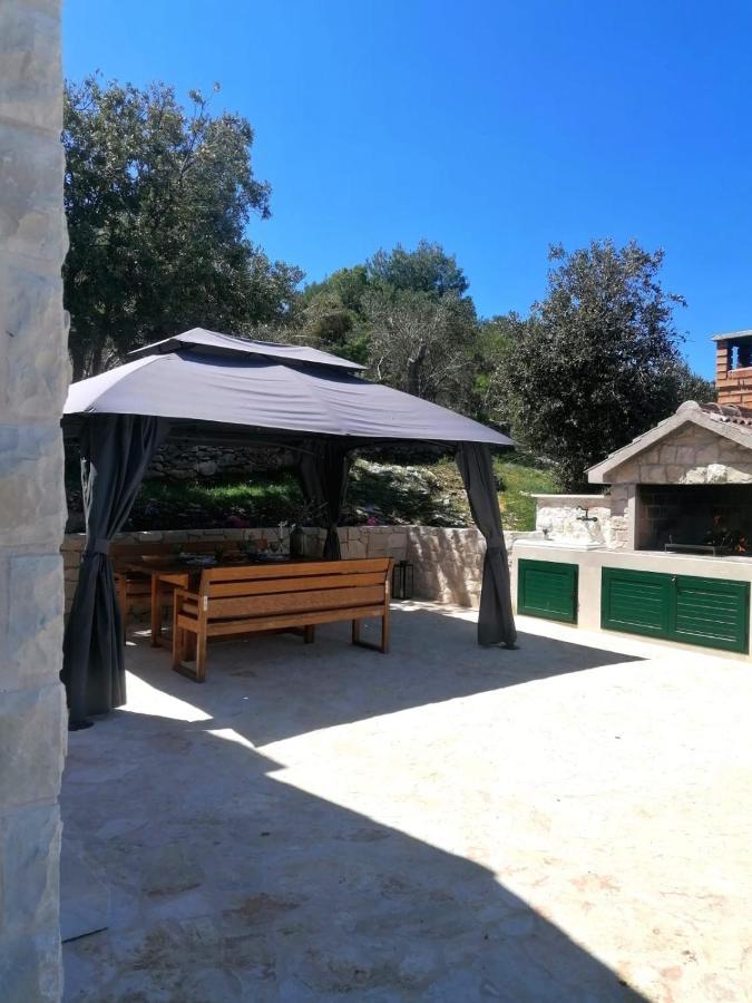 Secluded Holiday Home Heritage Postira Bagian luar foto